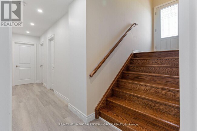 Photo - 177 The Queensway S