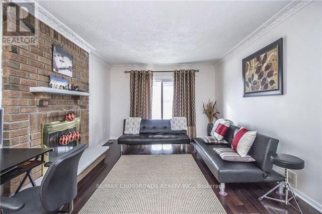 Photo - 2 Hampstead Ct