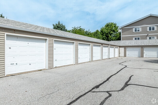 Photo - Oak Crossing