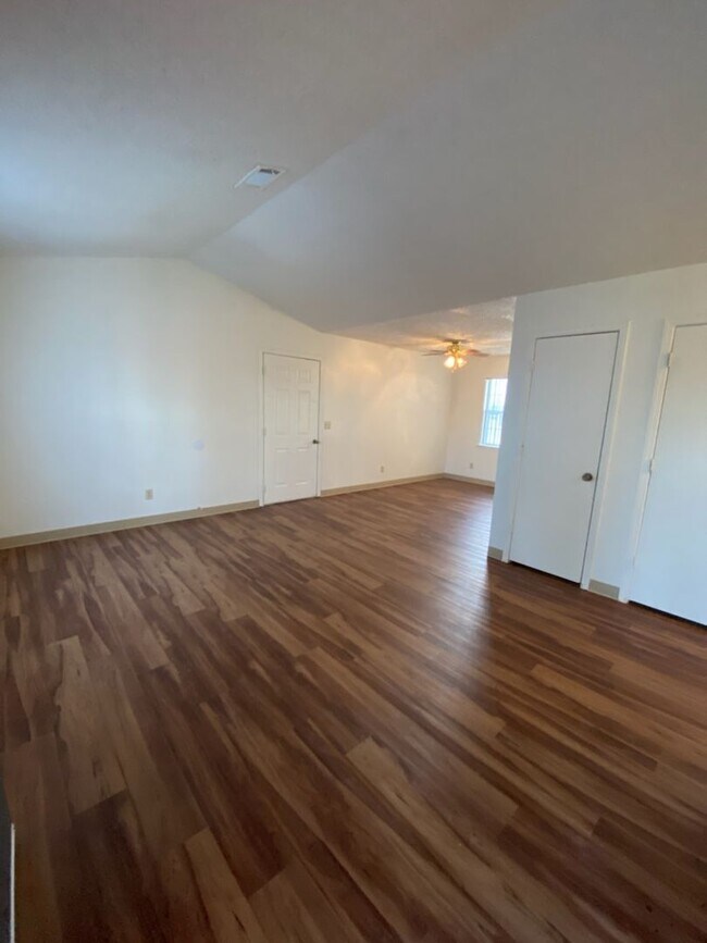Cottonwood Estates Apartments