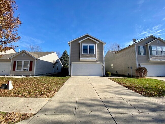 Stunning 3 Bedroom/3 Bath Home in Noblesville - Stunning 3 Bedroom/3 Bath Home in Noblesville