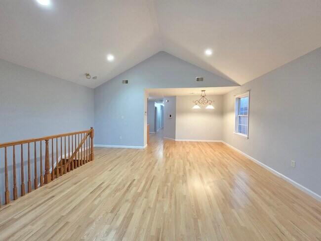 Photo - 27 Jewett Ave Unit 2