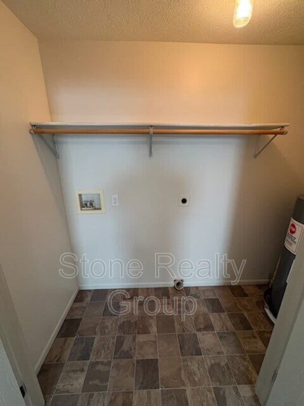 Photo - 689 N 25th St