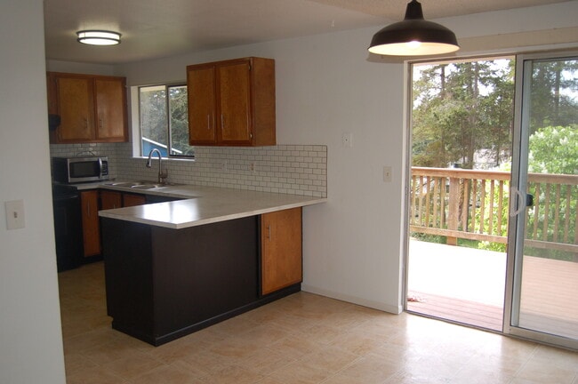 Photo - 721 Scenic Heights Rd