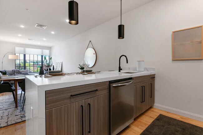 Photo - 760 Broadway