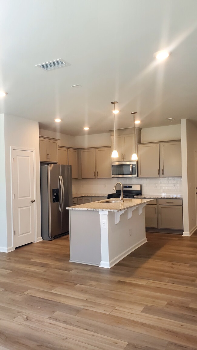 Photo - 906 Plum Creek Pl