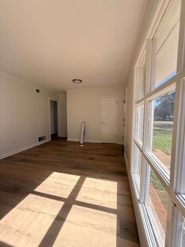 Photo - For Rent – Updated 3 Bed / 1 Bath Home