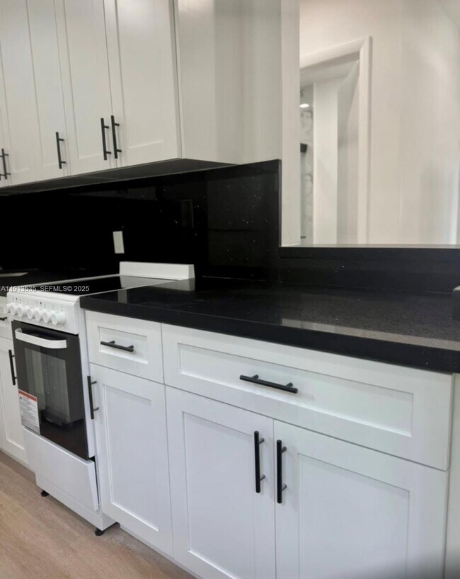 Photo - 7521 NE 2nd Ct Unidad 4