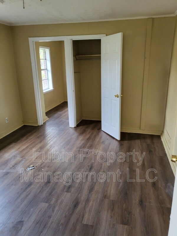 Photo - 1484 Oaklawn St