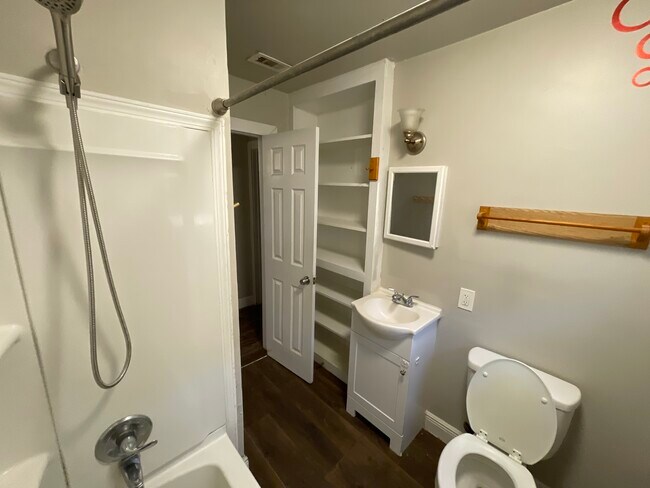Bathroom - 1318 W Blum St