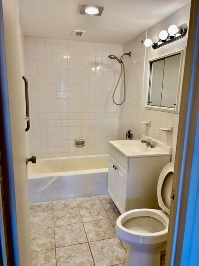 Photo - Regency Tower Condo LLC Unidad 1