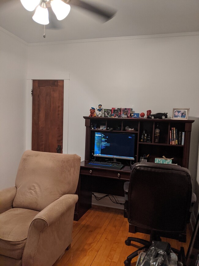 Dormitorio número 2 - 4906 W Hutchinson St Unidad 2nd Floor