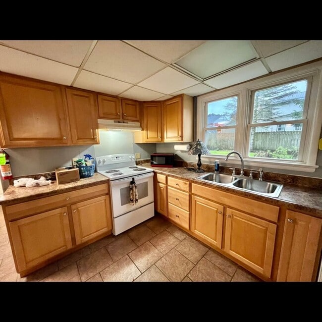 Photo - 118 Grove St Unit A