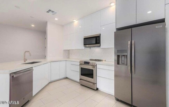 Building Photo - 2511 W Queen Creek Rd Unit 149