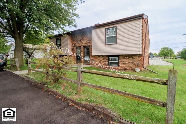 Photo - 301/303 W Hobart St. Unit 301 Hobart St.