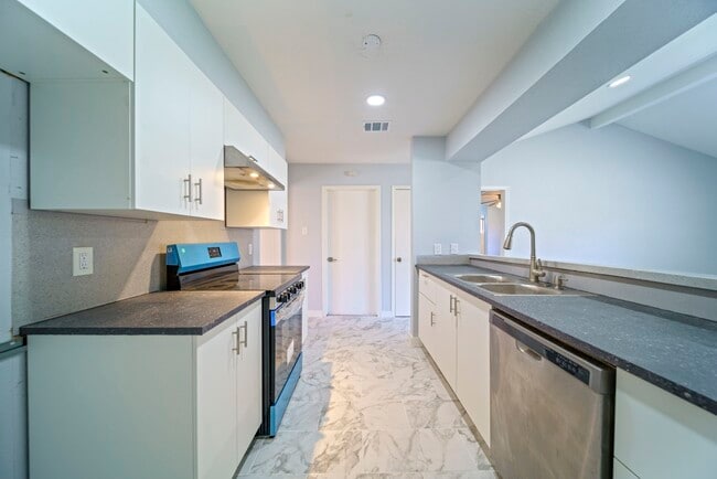 Photo - 5015 Fitzwater Dr