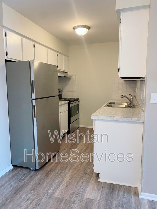 Photo - 204 Charleston Blvd Unit Apt 3