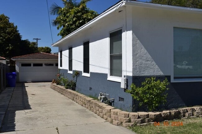 Photo - Charming 3 Bedroom Duplex with Original Character – Chula Vista Rental