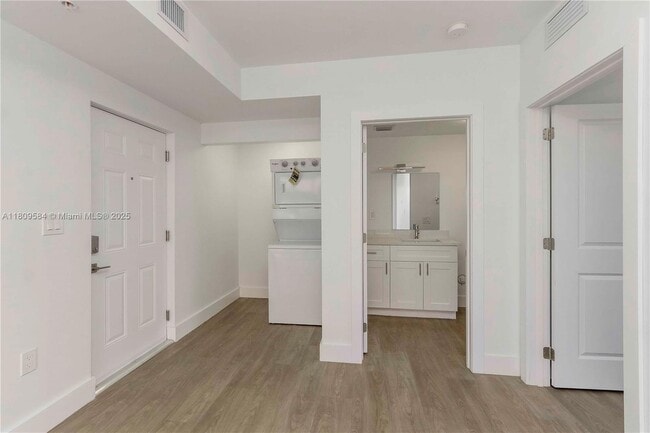 Photo - 1620 NW 18th St Unidad 106