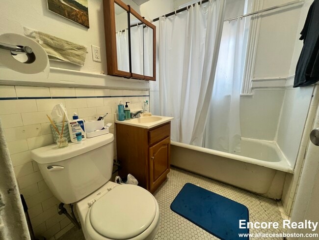 Photo - 239 Park St Unit 2