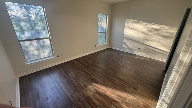 Master - 19518 FM 2493