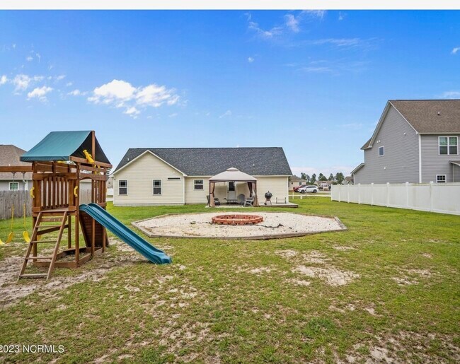 222 Rowland Dr Rental For Rent in Richlands, NC