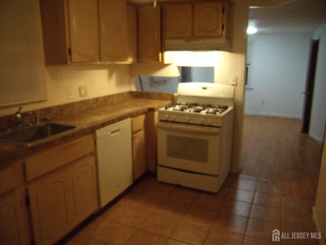 Photo - 634 St Georges Ave