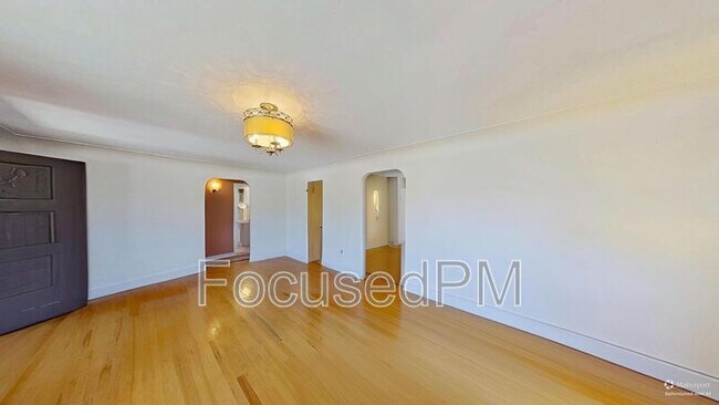 Photo - 4030 S Fox St