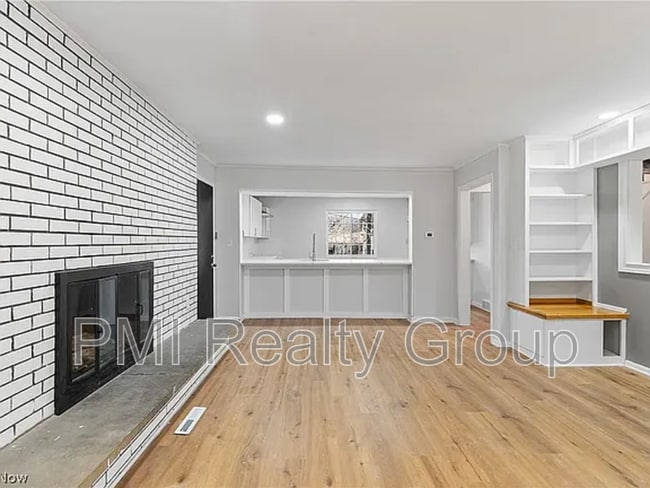 Photo - 607 Castle Blvd