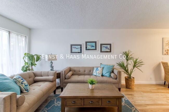 Photo - 5500 Ackerfield Ave Unidad #307