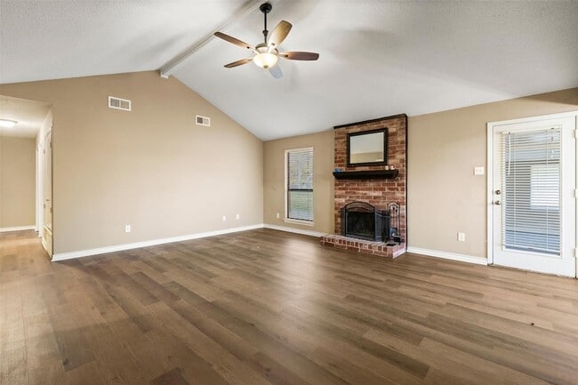 Photo - 614 Circle Creek Dr