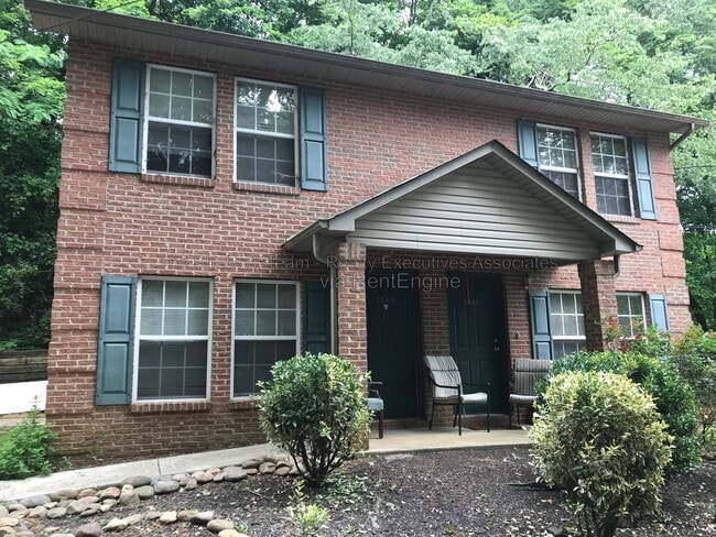 Building Photo - 1443 Schoolcraft Way