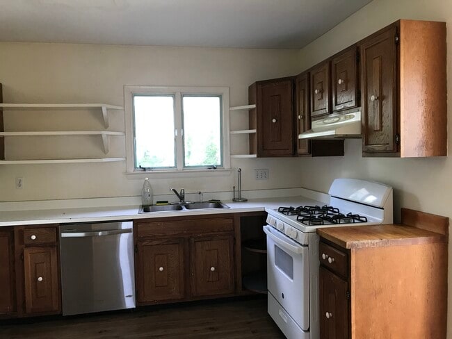 Photo - 111 Harvard Pl