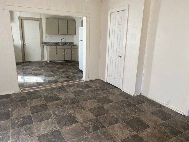 Photo - 620 Riggs St