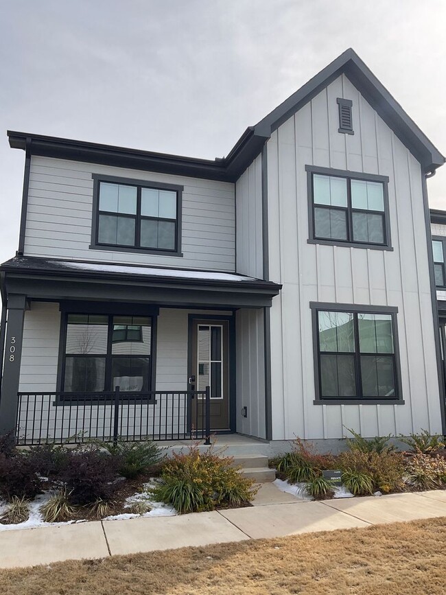 Building Photo - Welcome to this charming two-story townhome in the heart of Belmont, NC.