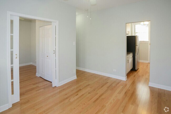 Building Photo - 1932 W Winona St Unit 3 Rental