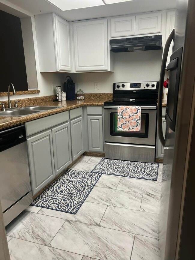 Photo - 2279 Ironstone Dr E