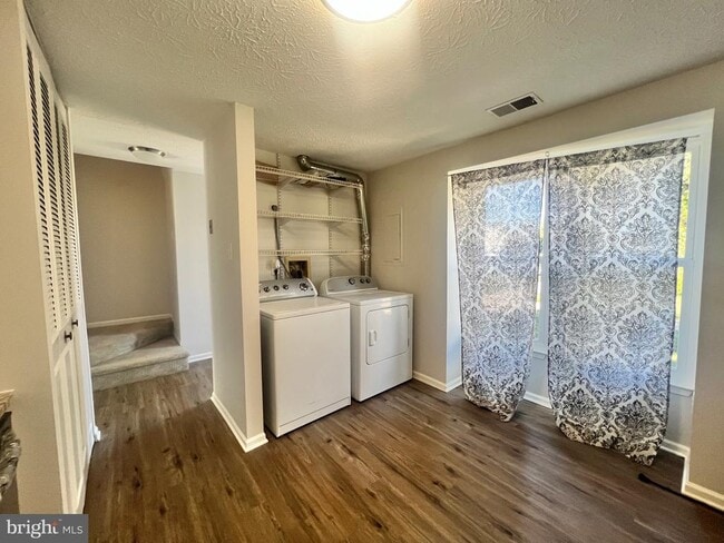 Photo - 532 Riggs Ct