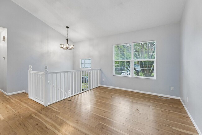 Photo - 3 Bedroom home with massive deck!