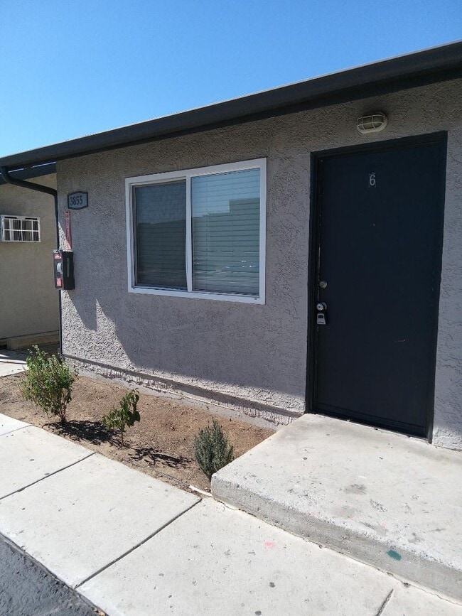 3855 Stobbs Way
