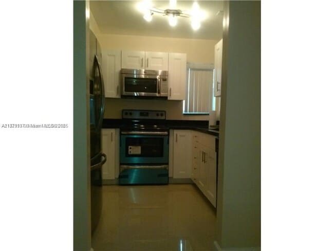 Building Photo - 5614 Taylor St Unit B