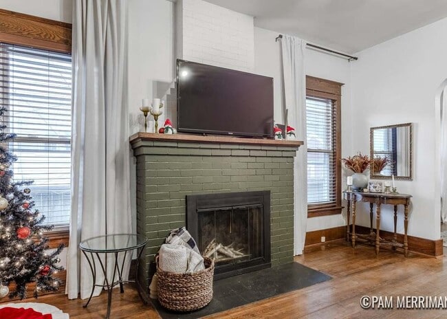 Photo - 306 Valley Ave NW