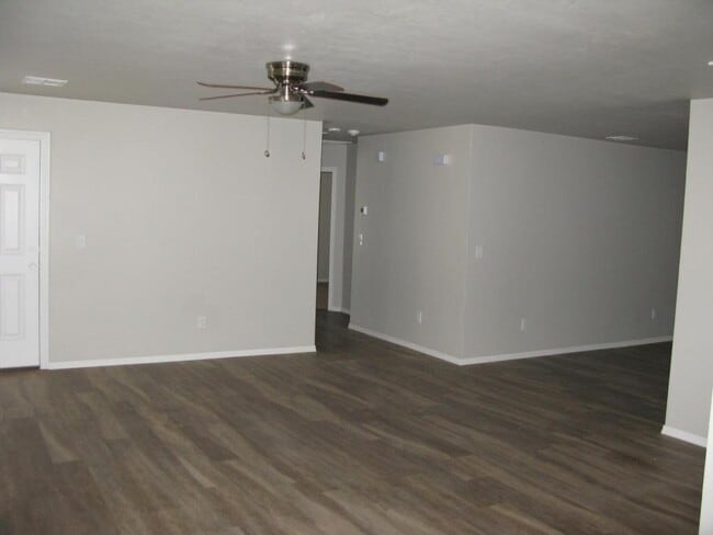 Photo - 11621 Surrey Ln
