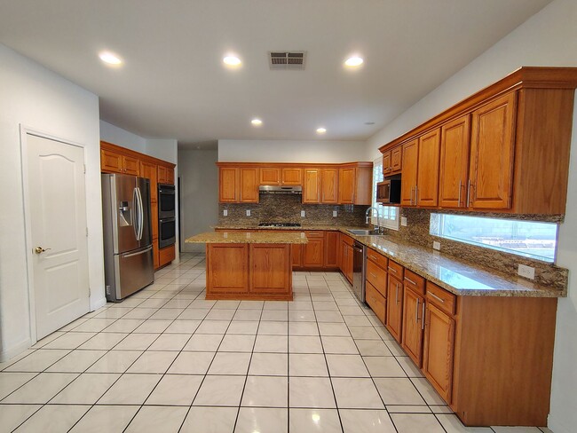 Photo - 267 Daisy Gold Ct