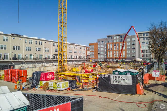 Building Photo - Jayde Parkside