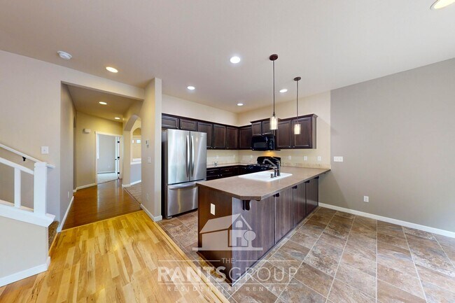 Photo - A gorgeous 2,658 SF house in Horizon Pointe!