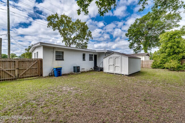 Photo - 7419 Merrill Rd