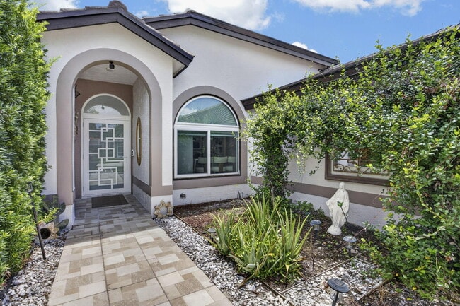 Photo - 716 Lake Wellington Dr