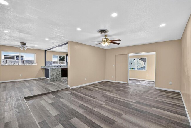 Photo - 4351 NW 25th St