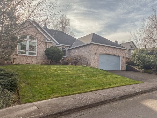 Building Photo - Arranmore 2 Bedroom with Den Available Now !